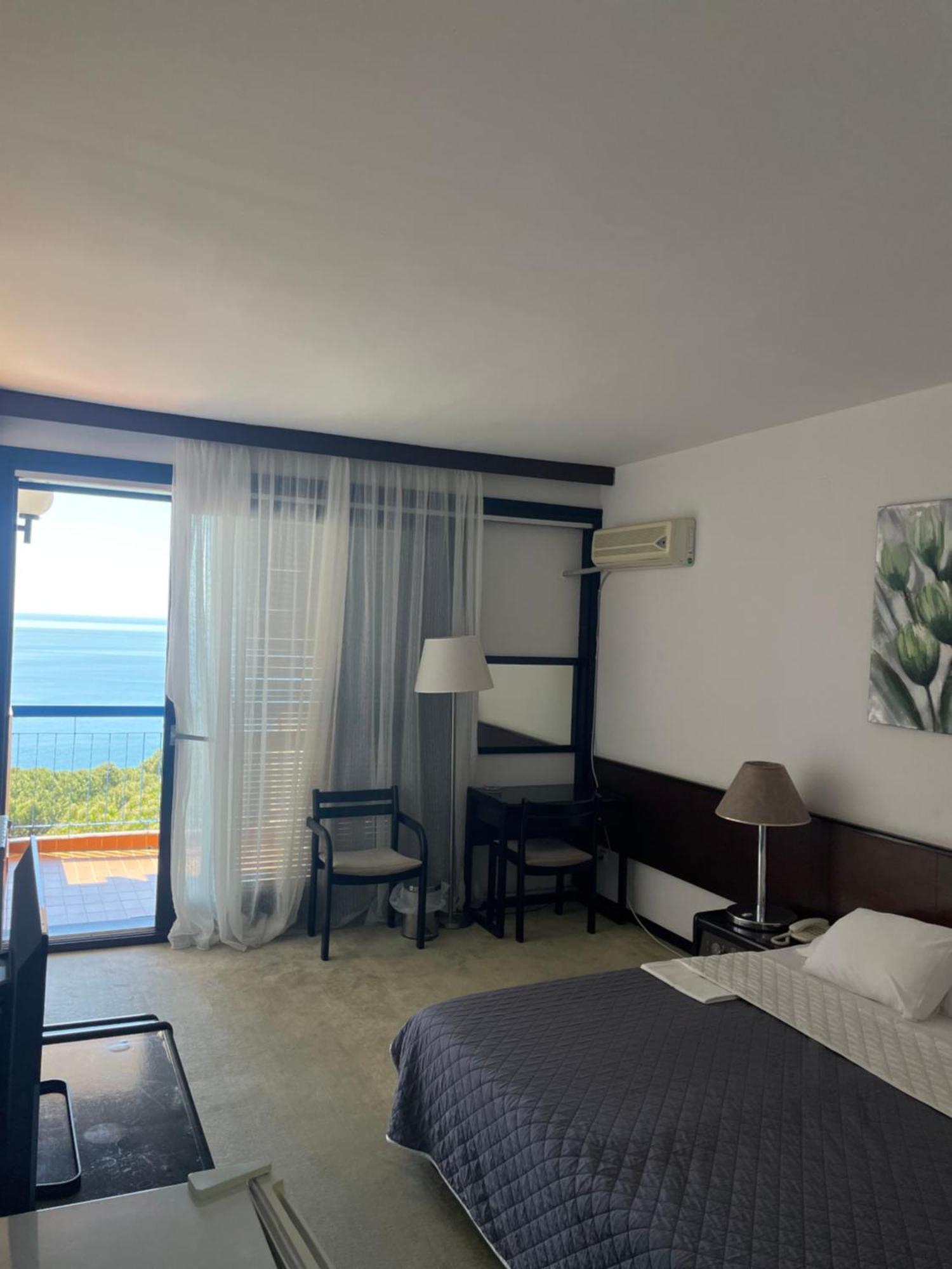 Hotel  ALBATROS  Ulcinj Exterior foto